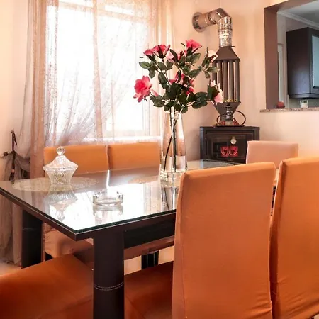 Anna's House *